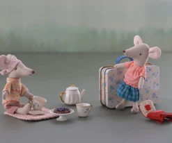 Afternoon Treat Tea Set - Blue Madelaine